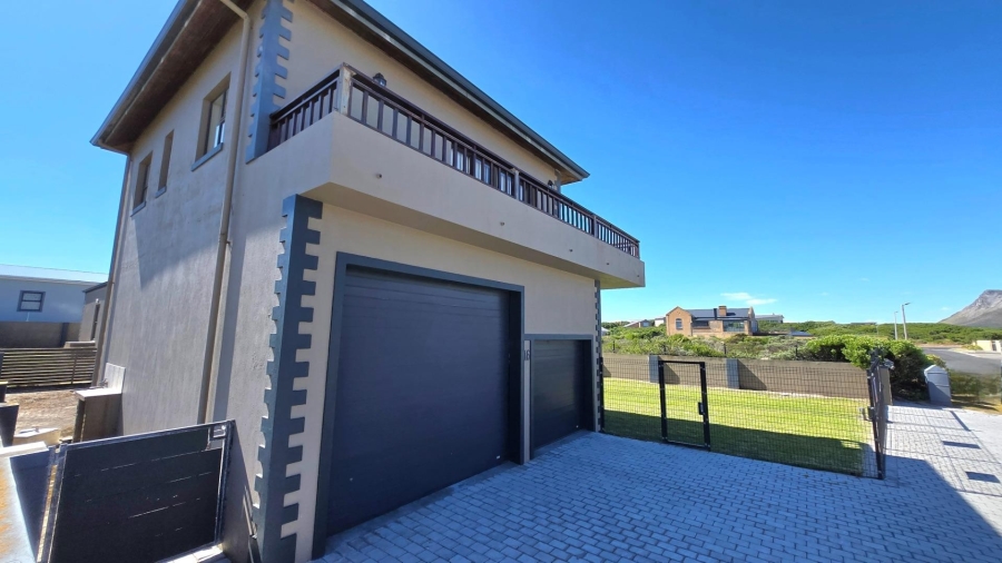 4 Bedroom Property for Sale in Kleinbaai Western Cape